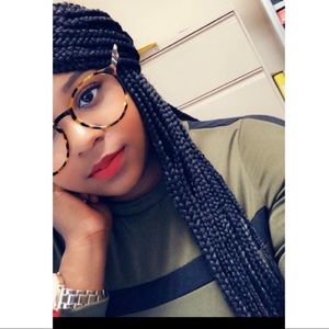 Meet your Posher, Danisha